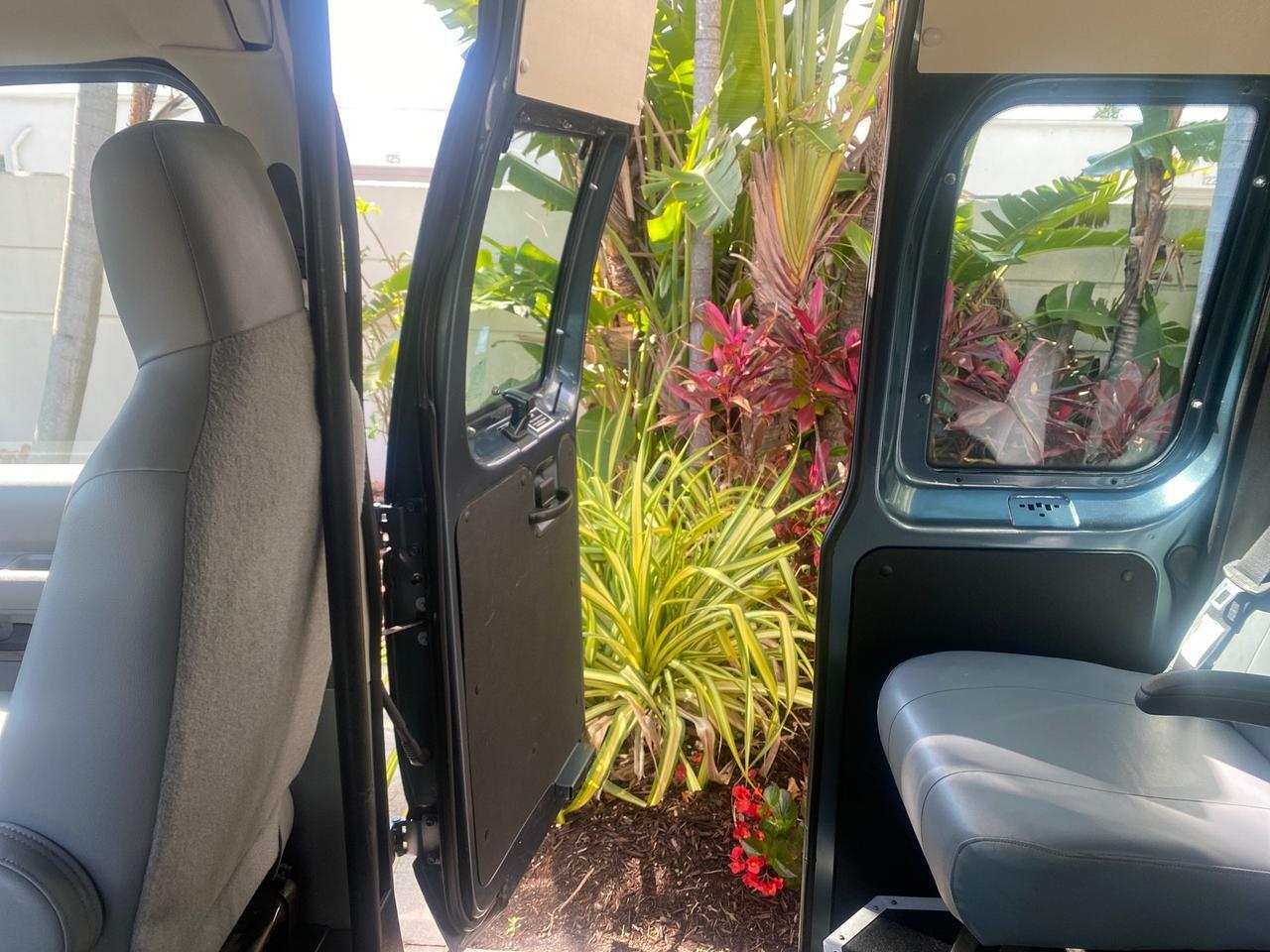 2014 Ford Econoline E 350 HI TOP HANDICAP VAN LOW MILES 34,875 1 OWNER Pompano Beach FL