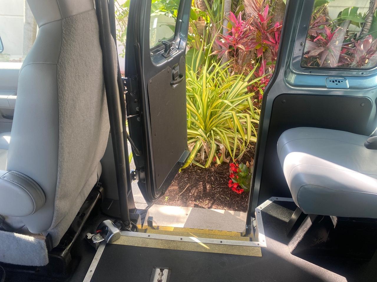 2014 Ford Econoline E 350 HI TOP HANDICAP VAN LOW MILES 34,875 1 OWNER Pompano Beach FL