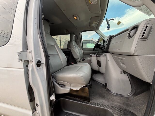 2014 Ford Econoline E-350 XL Super Duty Extended Austin TX 2014 Ford Econoline E-350 XL Super Duty Extended Austin TX