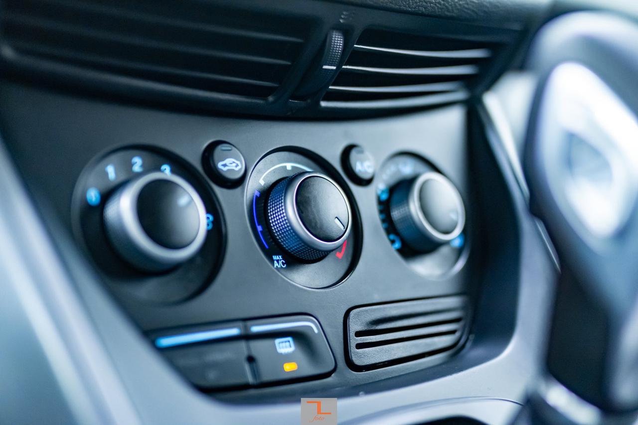 2014 Ford Escape AWD SE BCam Red Deer AB