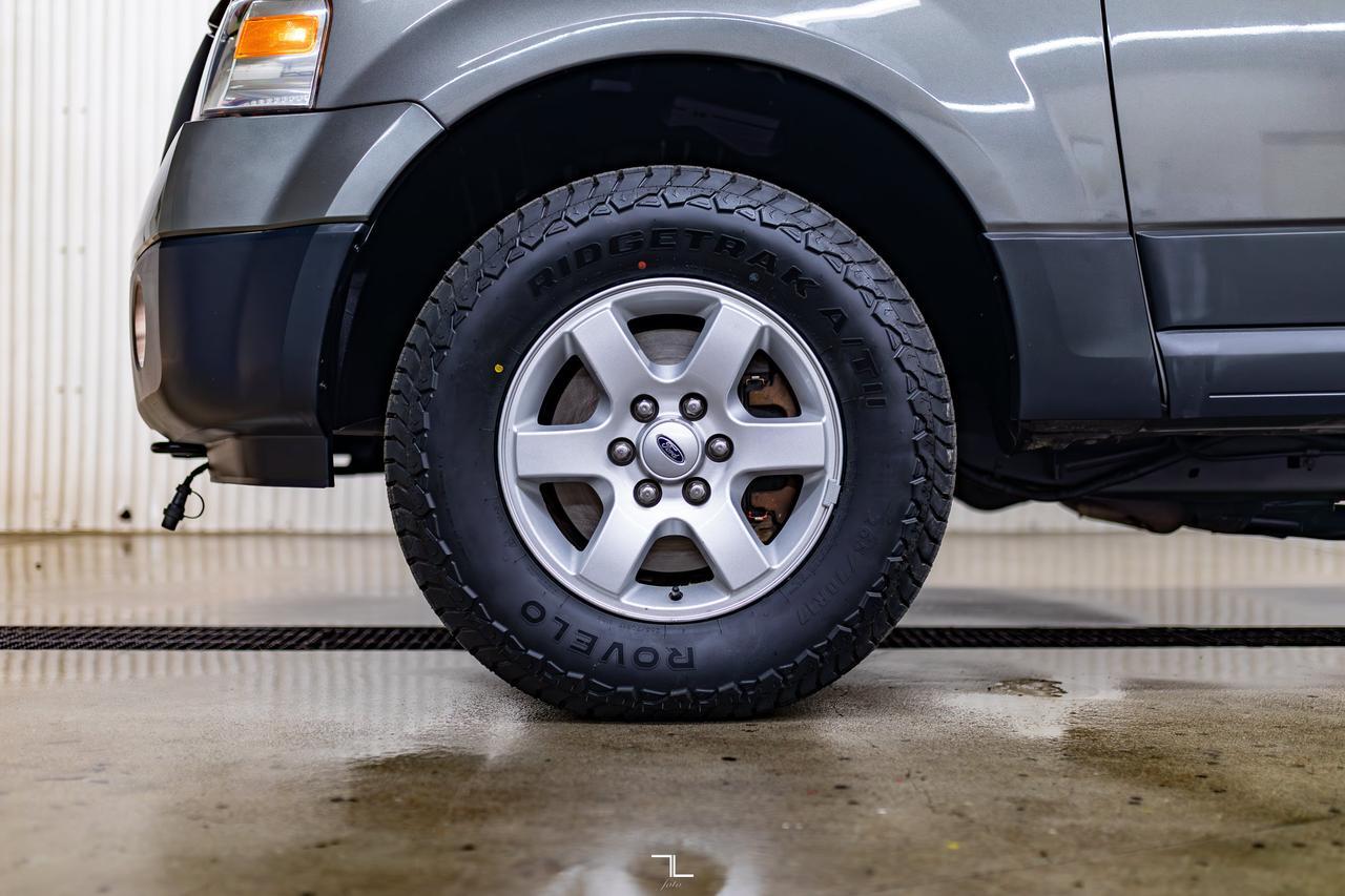 2014 Ford Expedition Max SSV 4x4 XLT PSeat 3rd Row Red Deer AB