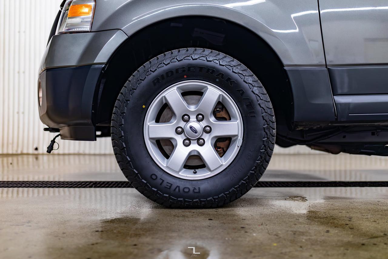 2014 Ford Expedition Max SSV 4x4 XLT PSeat 3rd Row Red Deer AB