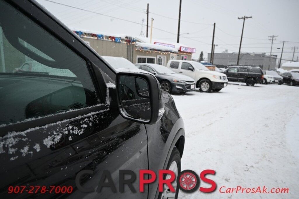 2014 Ford Explorer XLT - 4X4 - Power Front Leather Heated Seats - 3rd Row Seats 7 - Bluetooth - Remote Start - Block Heater - Dual Panel Moonroof - Review Camera - Fog Lights - Tow Pkg - 1 Owner Anchorage AK