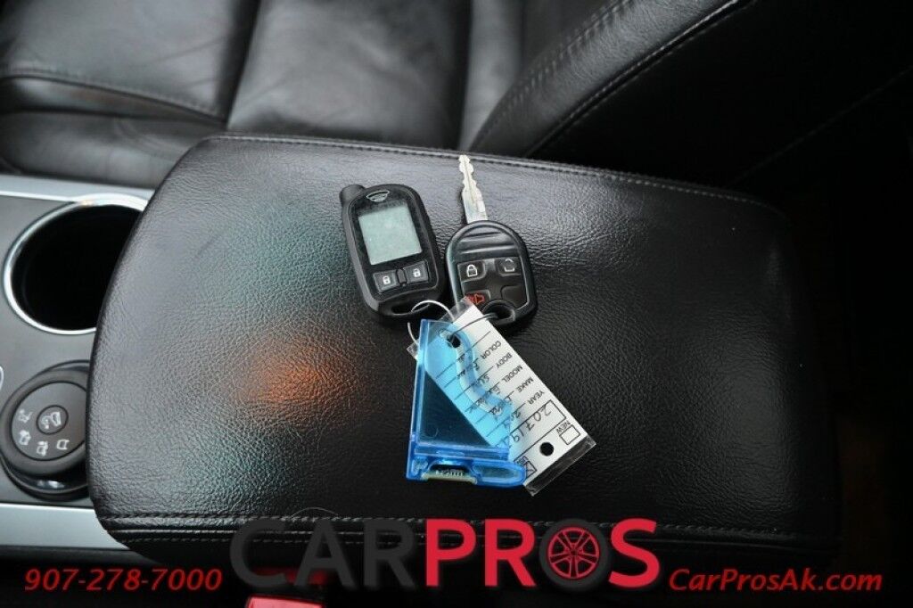 2014 Ford Explorer XLT - 4X4 - Power Front Leather Heated Seats - 3rd Row Seats 7 - Bluetooth - Remote Start - Block Heater - Dual Panel Moonroof - Review Camera - Fog Lights - Tow Pkg - 1 Owner Anchorage AK