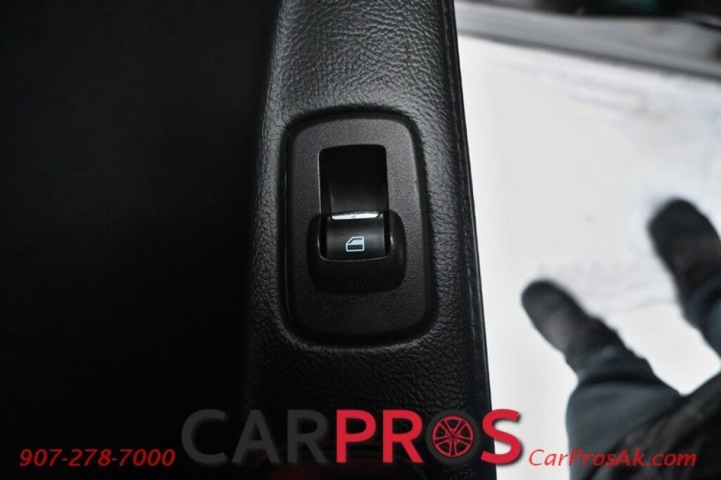 2014 Ford Explorer XLT - 4X4 - Power Front Leather Heated Seats - 3rd Row Seats 7 - Bluetooth - Remote Start - Block Heater - Dual Panel Moonroof - Review Camera - Fog Lights - Tow Pkg - 1 Owner Anchorage AK