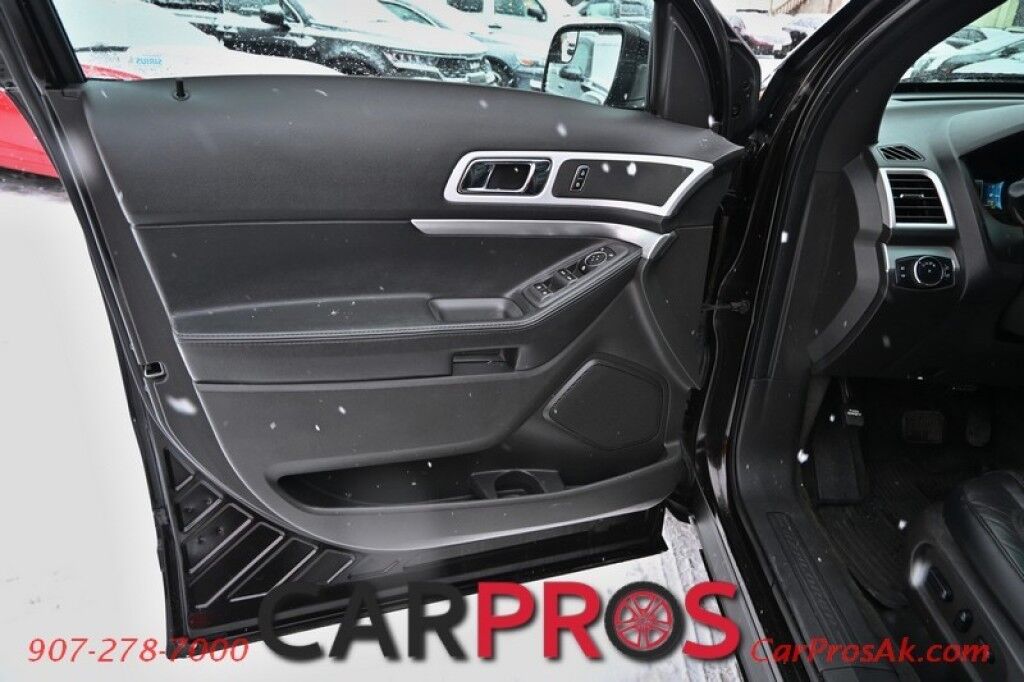 2014 Ford Explorer XLT - 4X4 - Power & Heated Leather Seats - 3rd Row - Seats 7 - Bluetooth - Remote Start - Block Heater - Dual Panel Moonroof - Review Camera - Fog Lights - Tow Pkg - 1 Owner Anchorage AK