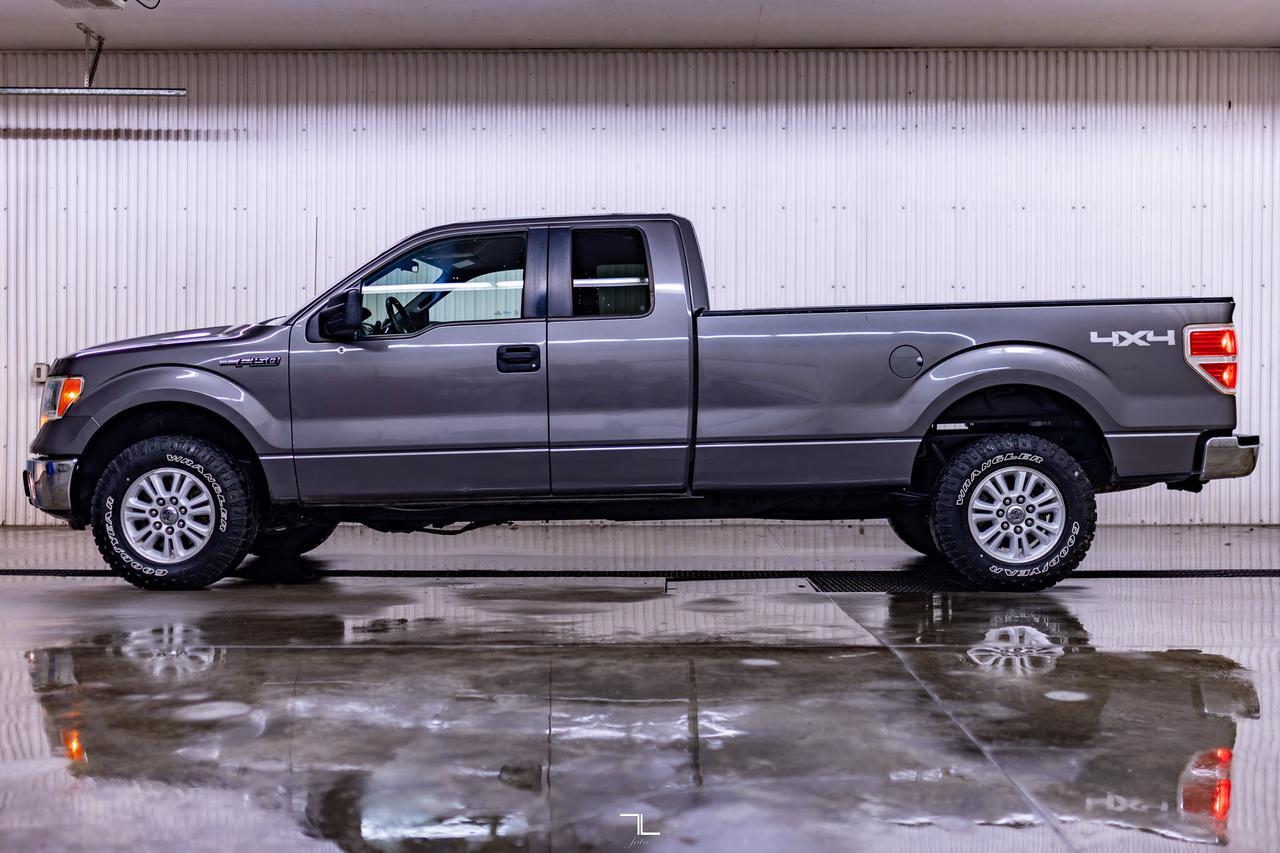 2014 Ford F-150 4x4 Super Cab XLT Longbox Red Deer AB