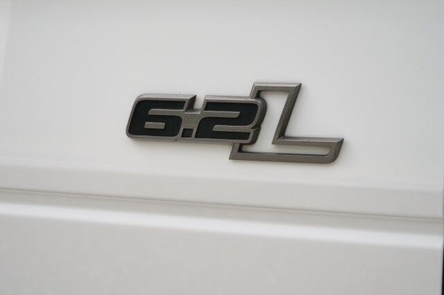 2014 Ford F-150 SVT Raptor 4X4 / Luxury Package / Sunroof / 6.2L V8! High Point NC