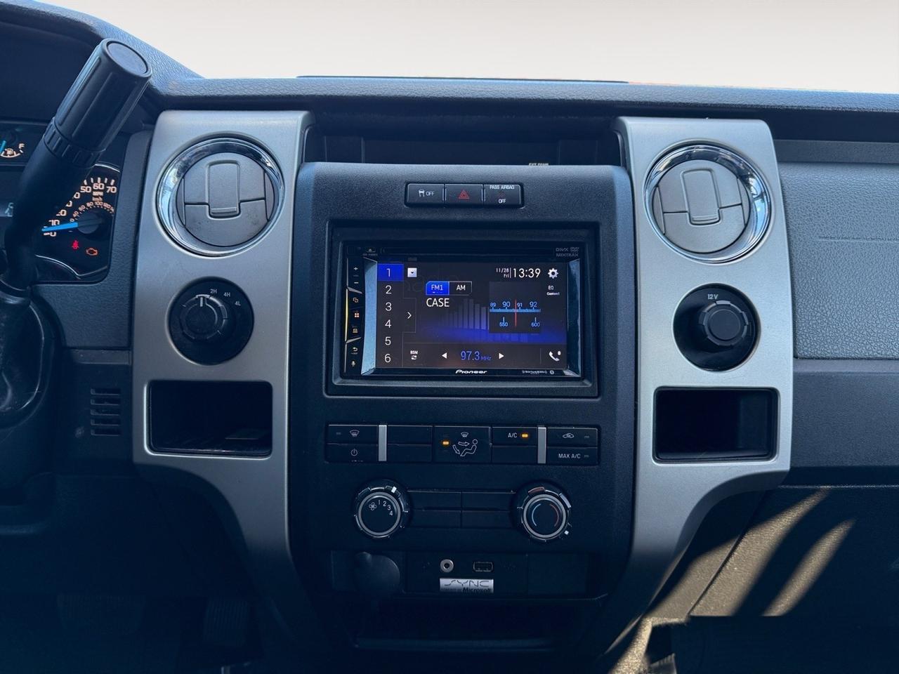 2014 Ford F-150 XLT, TOW HOOKS, TOW PACKAGE, AUX, BLUETOOTH, POWER MIRRORS, TONNEAU COVER, 4X4, BLACK WHEELS, KEYLESS ENTRY, COME AND TEST DRIVE THIS FORD F-150 TODAY! Norfolk VA