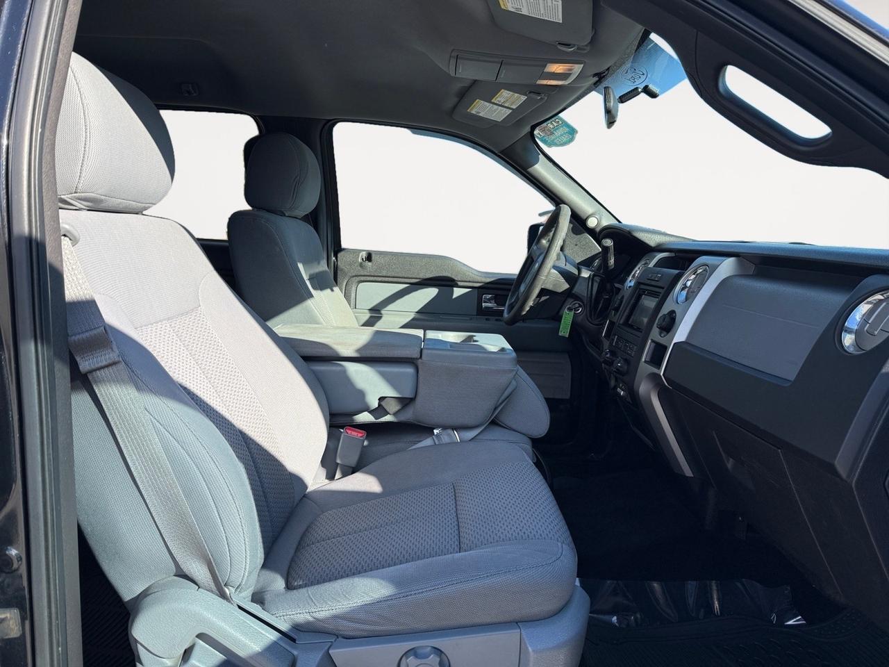 2014 Ford F-150 XLT, TOW HOOKS, TOW PACKAGE, AUX, BLUETOOTH, POWER MIRRORS, TONNEAU COVER, 4X4, BLACK WHEELS, KEYLESS ENTRY, COME AND TEST DRIVE THIS FORD F-150 TODAY! Norfolk VA