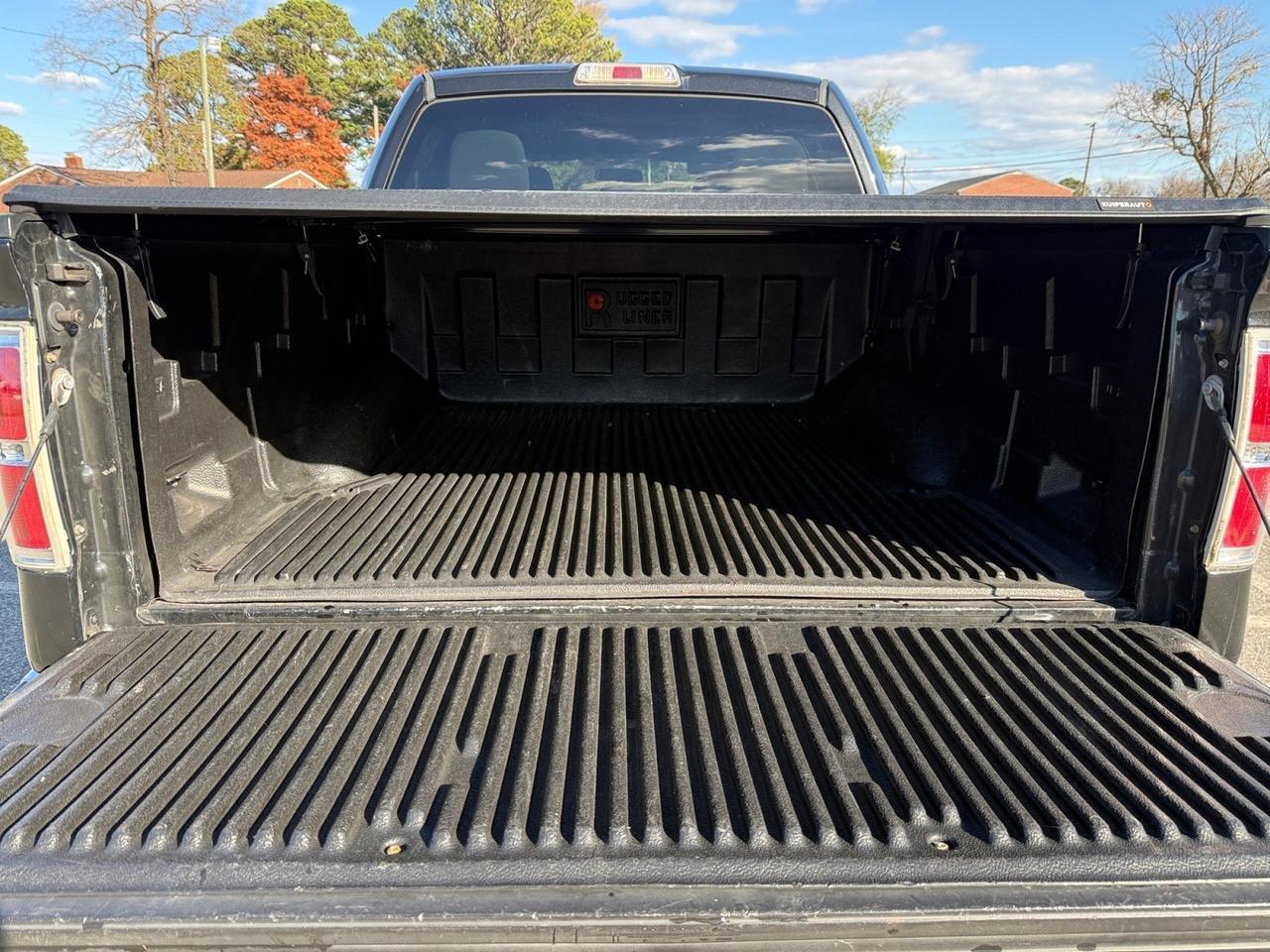 2014 Ford F-150 XLT, TOW HOOKS, TOW PACKAGE, AUX, BLUETOOTH, POWER MIRRORS, TONNEAU COVER, 4X4, BLACK WHEELS, KEYLESS ENTRY, COME AND TEST DRIVE THIS FORD F-150 TODAY! Norfolk VA