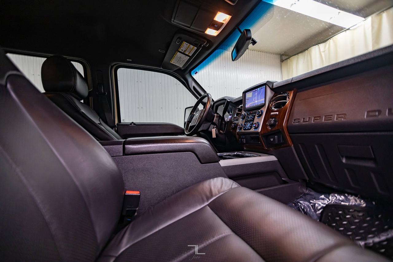 2014 Ford F-250 4x4 Crew Cab Lariat Diesel Leather Nav Red Deer AB