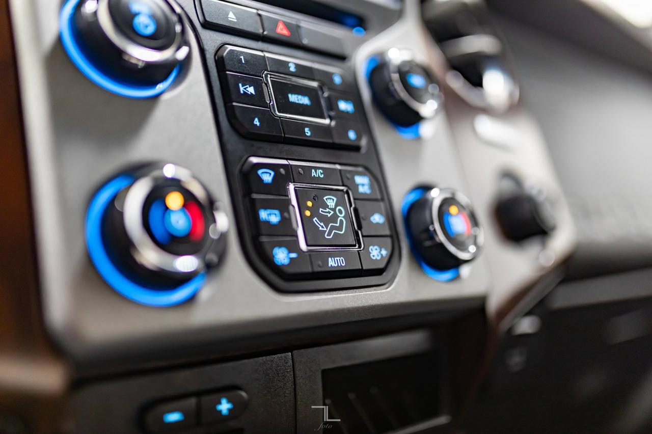 2014 Ford F-250 4x4 Crew Cab Lariat Diesel Leather Nav Red Deer AB