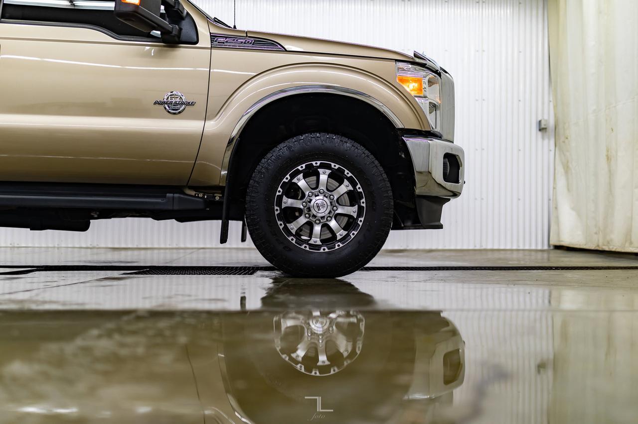 2014 Ford F-250 4x4 Crew Cab Lariat Diesel Leather Nav Red Deer AB