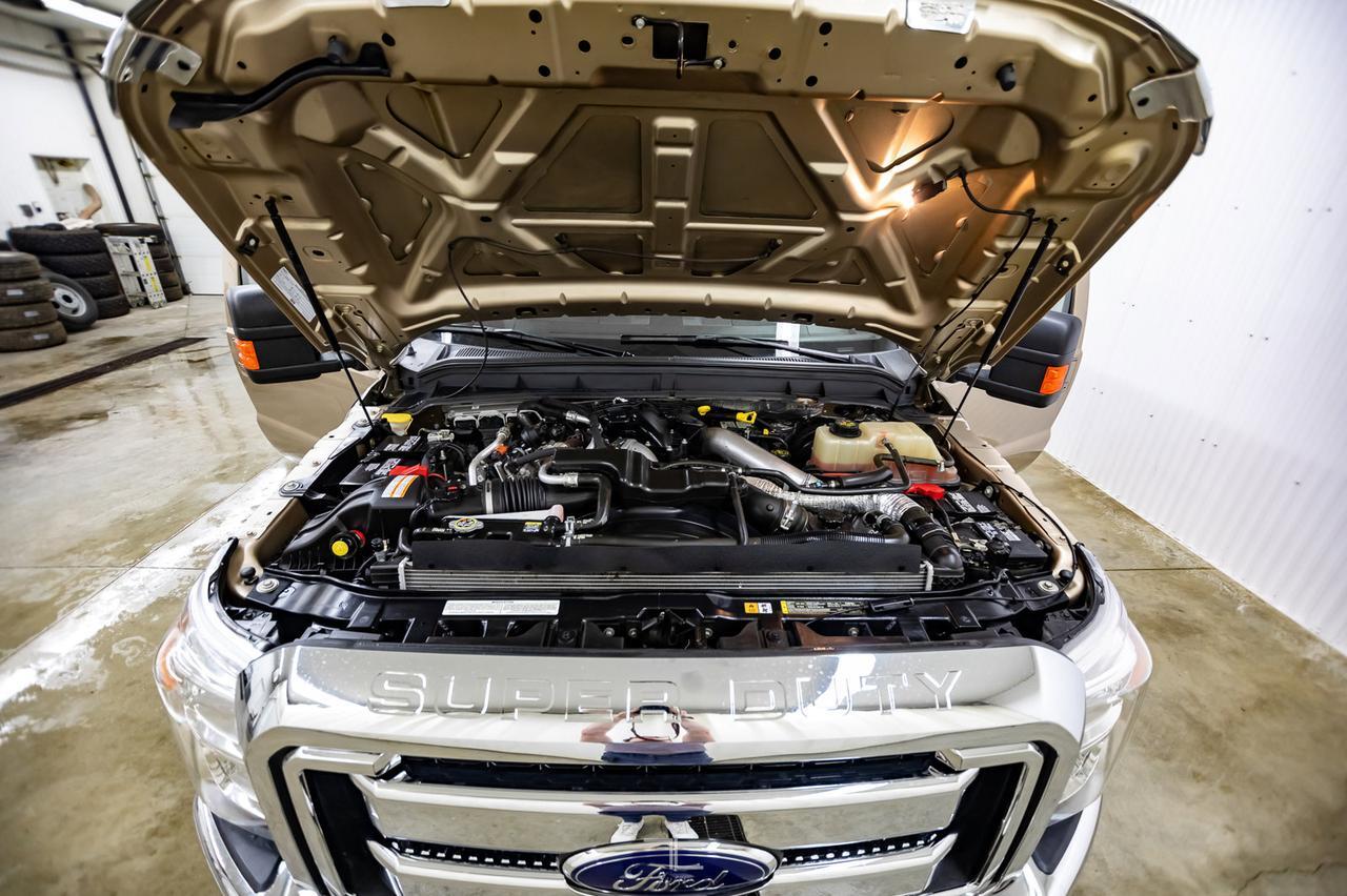 2014 Ford F-250 4x4 Crew Cab Lariat Diesel Leather Nav Red Deer AB