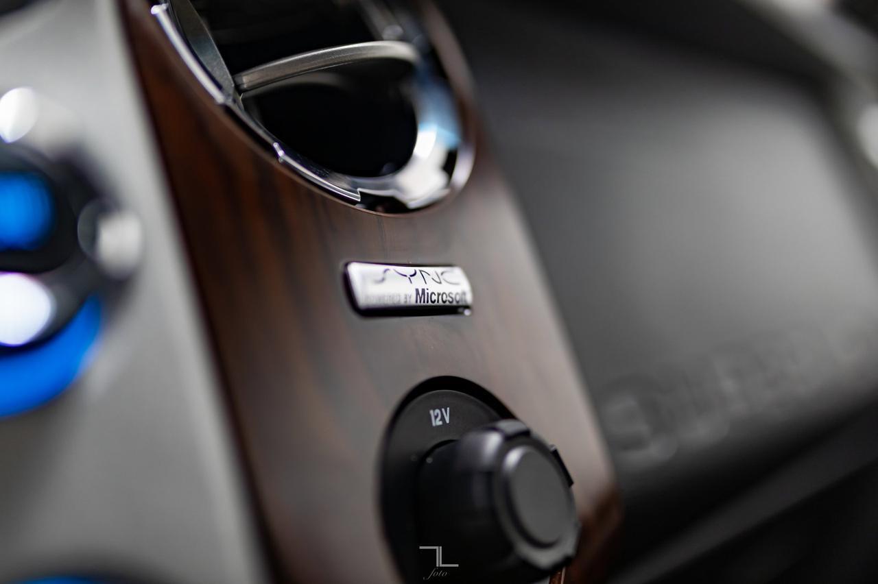 2014 Ford F-250 4x4 Crew Cab Lariat Diesel Leather Nav Red Deer AB