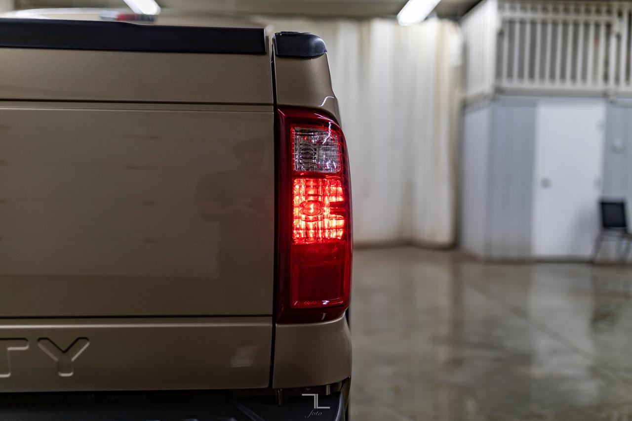 2014 Ford F-250 4x4 Crew Cab Lariat Diesel Leather Nav Red Deer AB