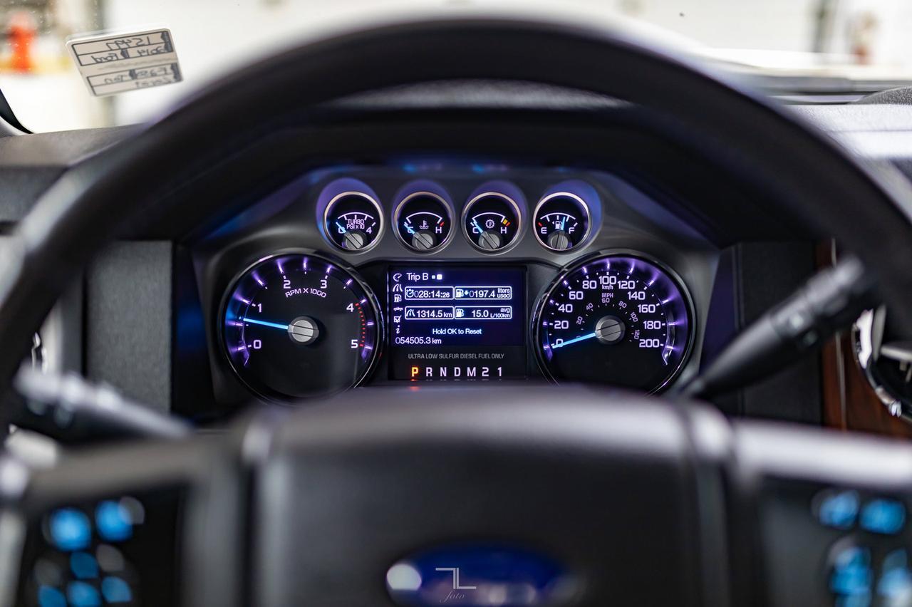 2014 Ford F-250 4x4 Crew Cab Lariat Diesel Leather Nav Red Deer AB