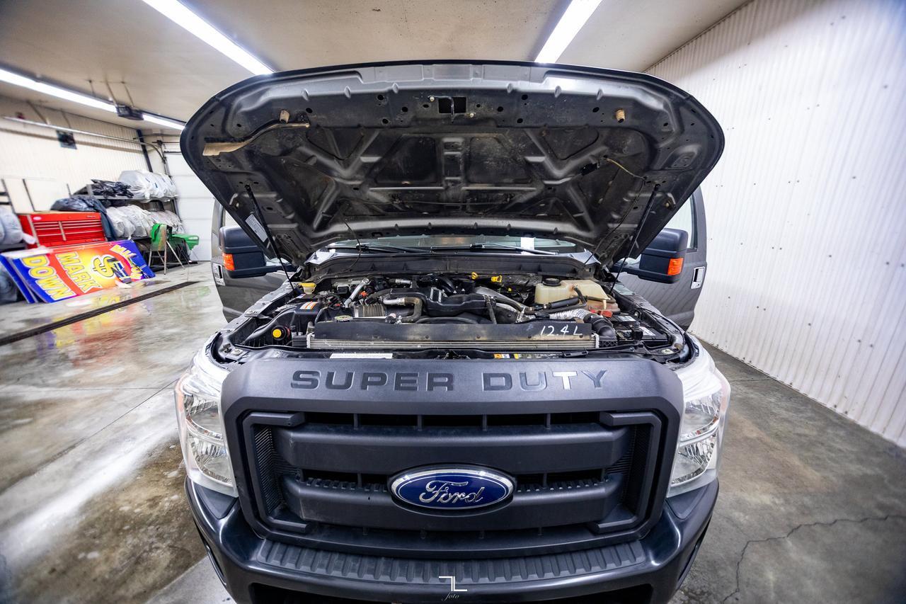 2014 Ford F-250 4x4 Crew Cab XL Longbox Diesel Red Deer AB