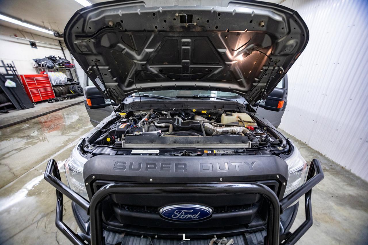 2014 Ford F-250 4x4 Crew Cab XL Longbox Diesel Winch Red Deer AB