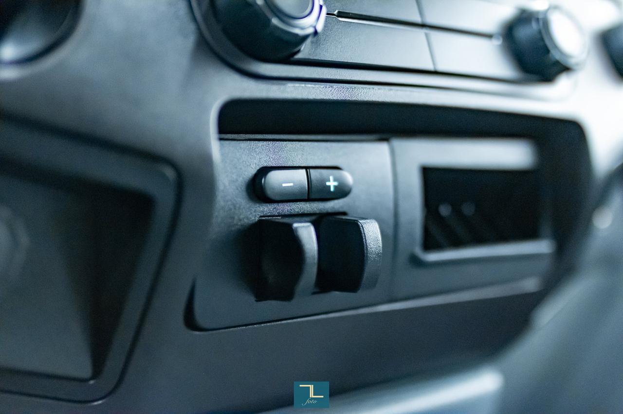 2014 Ford F-250 4x4 Crew Cab XLT Longbox Diesel Red Deer AB