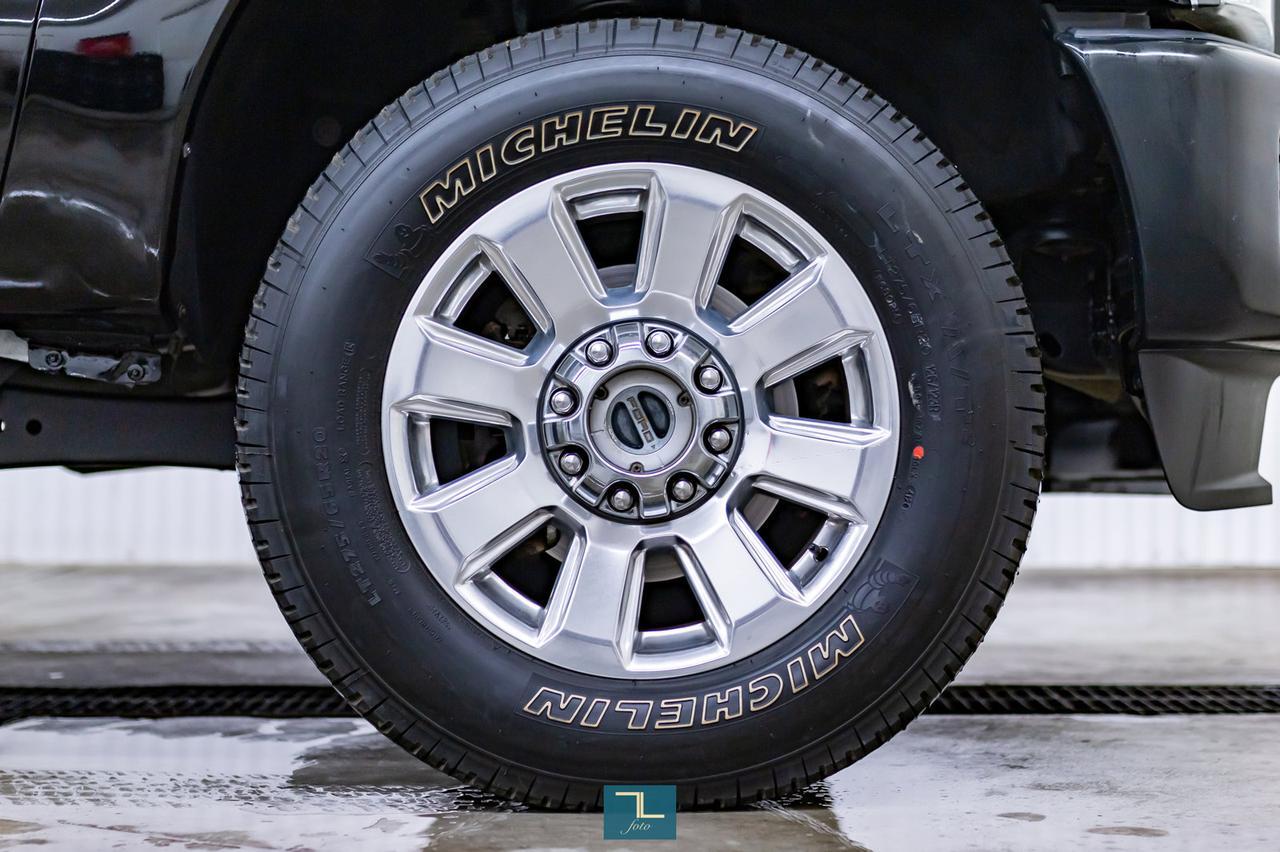 2014 Ford F-250 4x4 Crew Cab XLT Longbox Diesel Red Deer AB