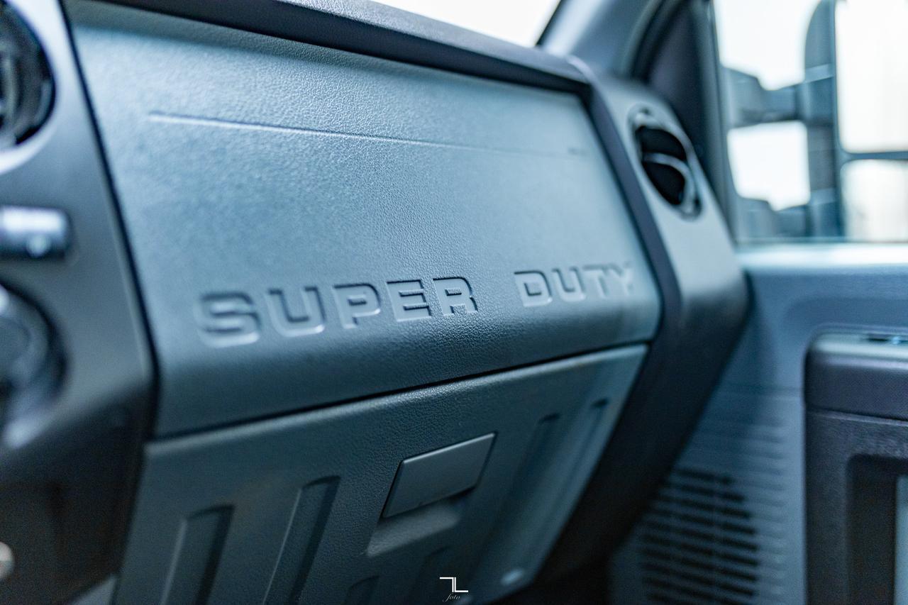 2014 Ford F-250 4x4 Super Cab XL Diesel Winch Topper Red Deer AB