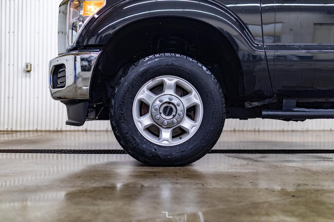 2014 Ford F-250 4x4 Super Cab XLT Longbox PSeat Topper Red Deer AB