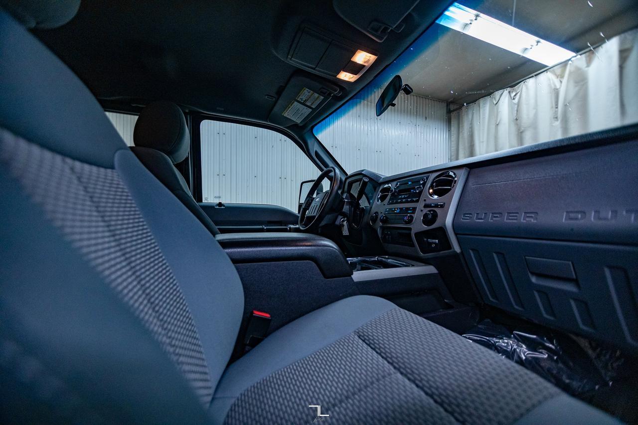 2014 Ford F-250 4x4 Super Cab XLT Longbox PSeat Topper Red Deer AB