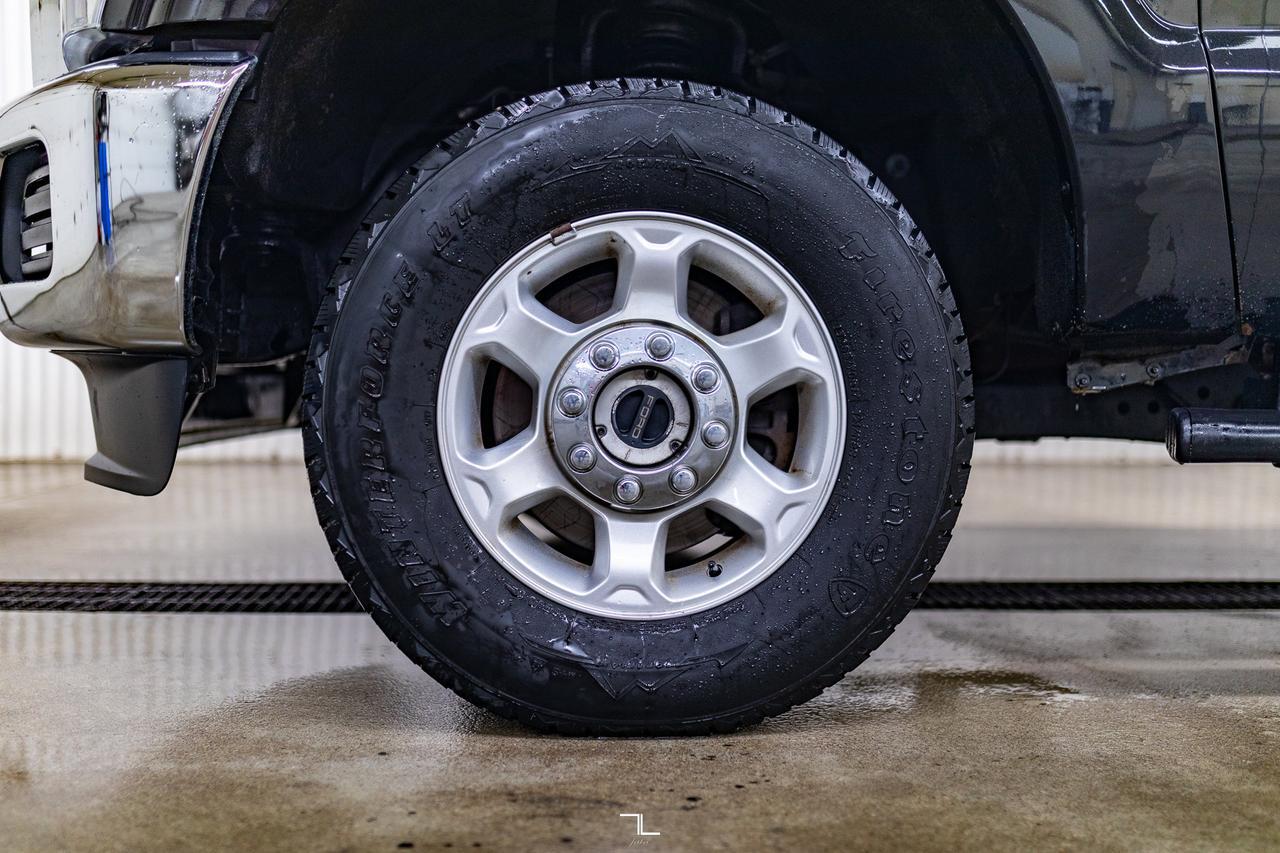 2014 Ford F-250 4x4 Super Cab XLT Longbox PSeat Topper Red Deer AB