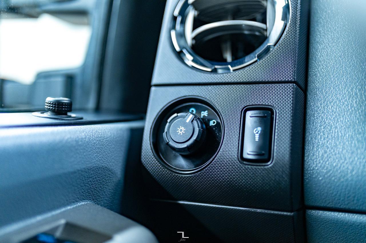 2014 Ford F-250 4x4 Super Cab XLT Longbox PSeat Topper Red Deer AB