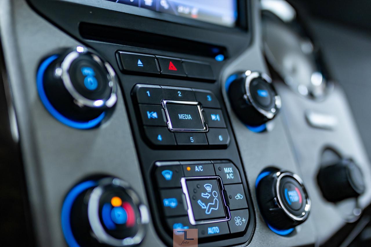 2014 Ford F-350 4x4 Crew Cab Platinum Diesel Leather Roof Nav Red Deer AB