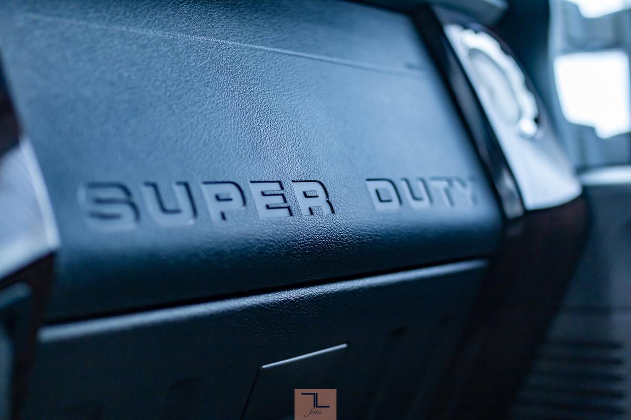 2014 Ford F-350 4x4 Crew Cab Platinum Diesel Leather Roof Nav Red Deer AB