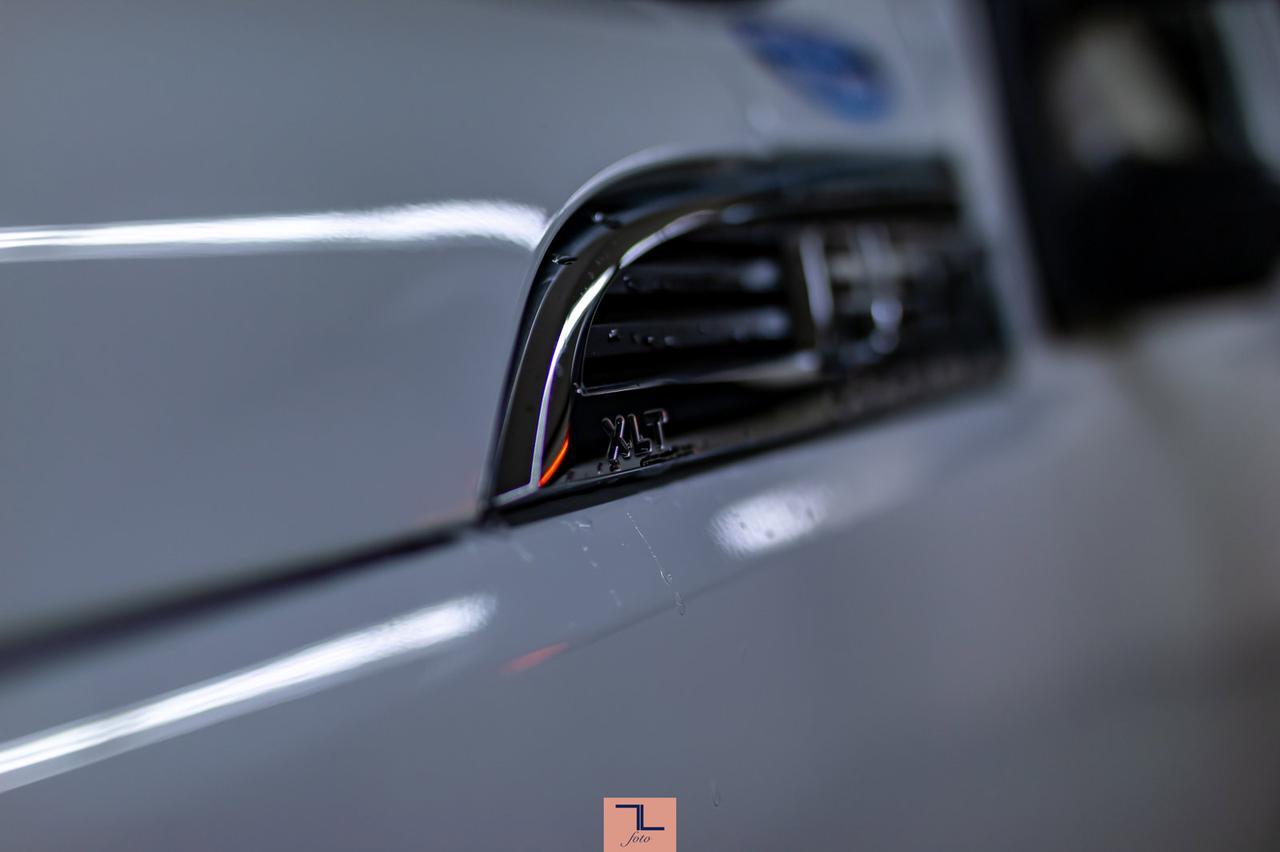 2014 Ford F-350 4x4 Crew Cab XLT Deck Red Deer AB