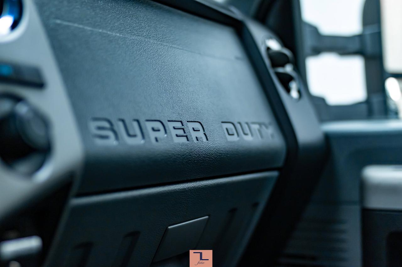 2014 Ford F-350 4x4 Crew Cab XLT Deck Red Deer AB