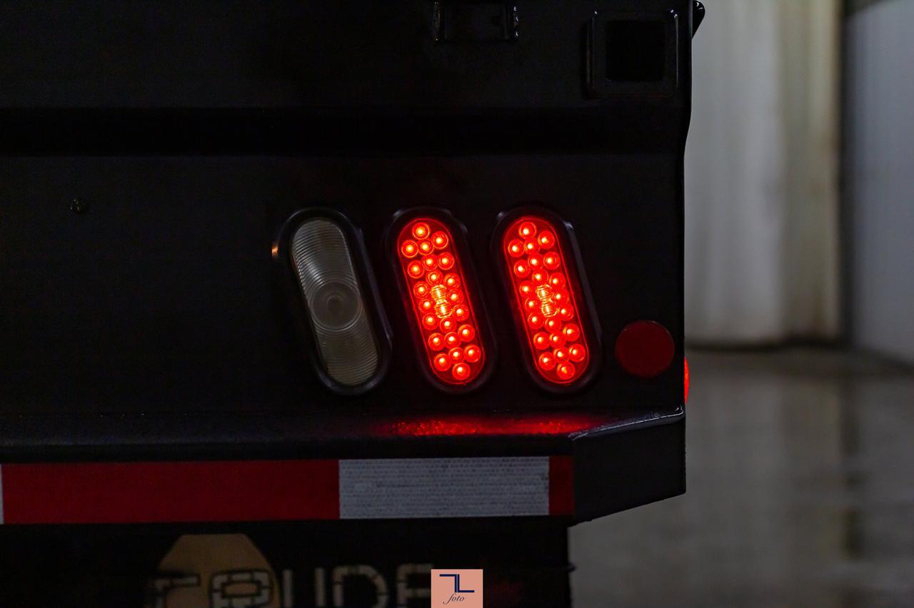 2014 Ford F-350 4x4 Crew Cab XLT Deck Red Deer AB