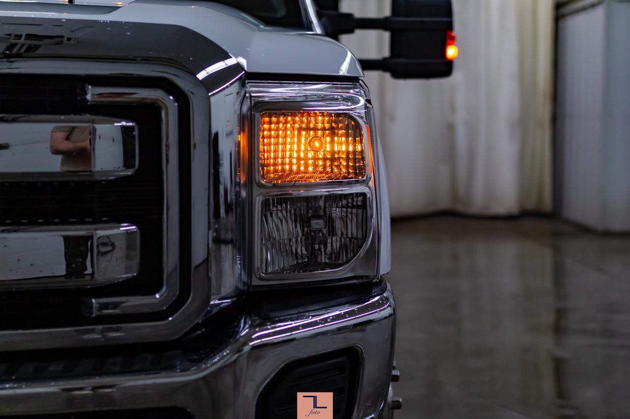 2014 Ford F-350 4x4 Crew Cab XLT Deck Red Deer AB