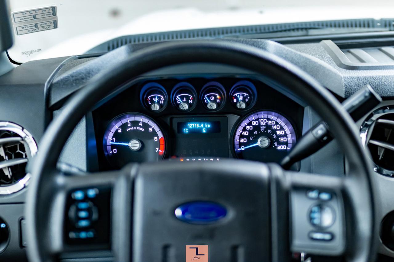 2014 Ford F-350 4x4 Crew Cab XLT Deck Red Deer AB