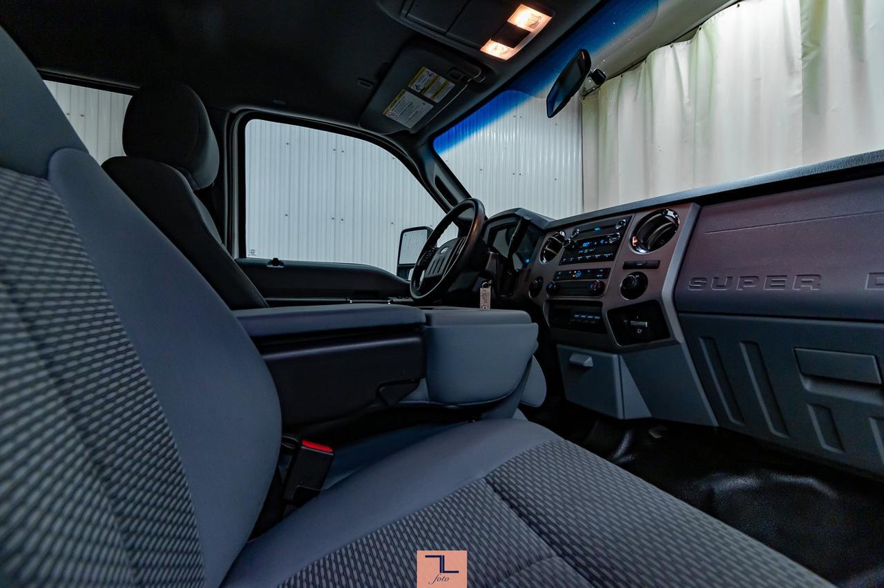 2014 Ford F-350 4x4 Crew Cab XLT Deck Red Deer AB