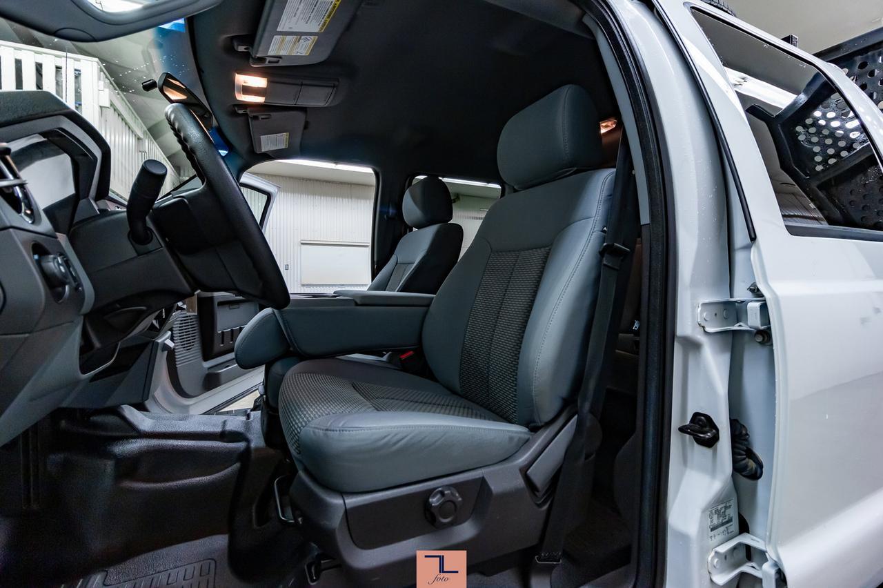 2014 Ford F-350 4x4 Crew Cab XLT Deck Red Deer AB