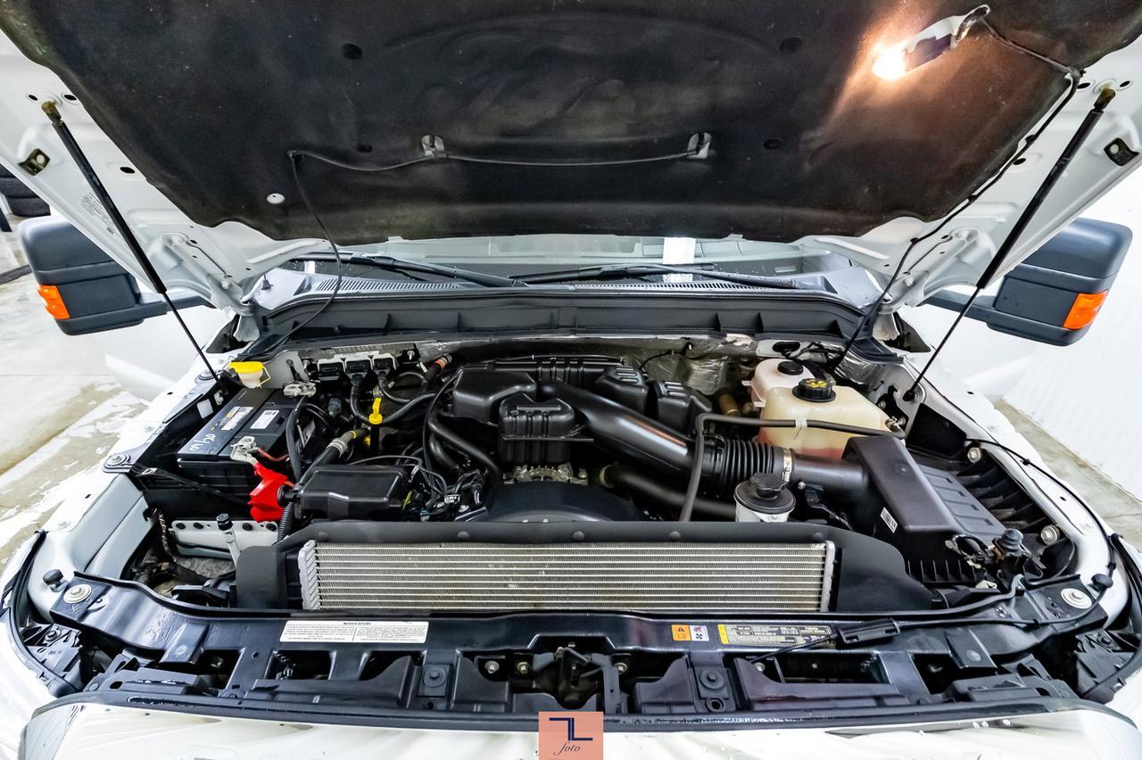 2014 Ford F-350 4x4 Crew Cab XLT Deck Red Deer AB