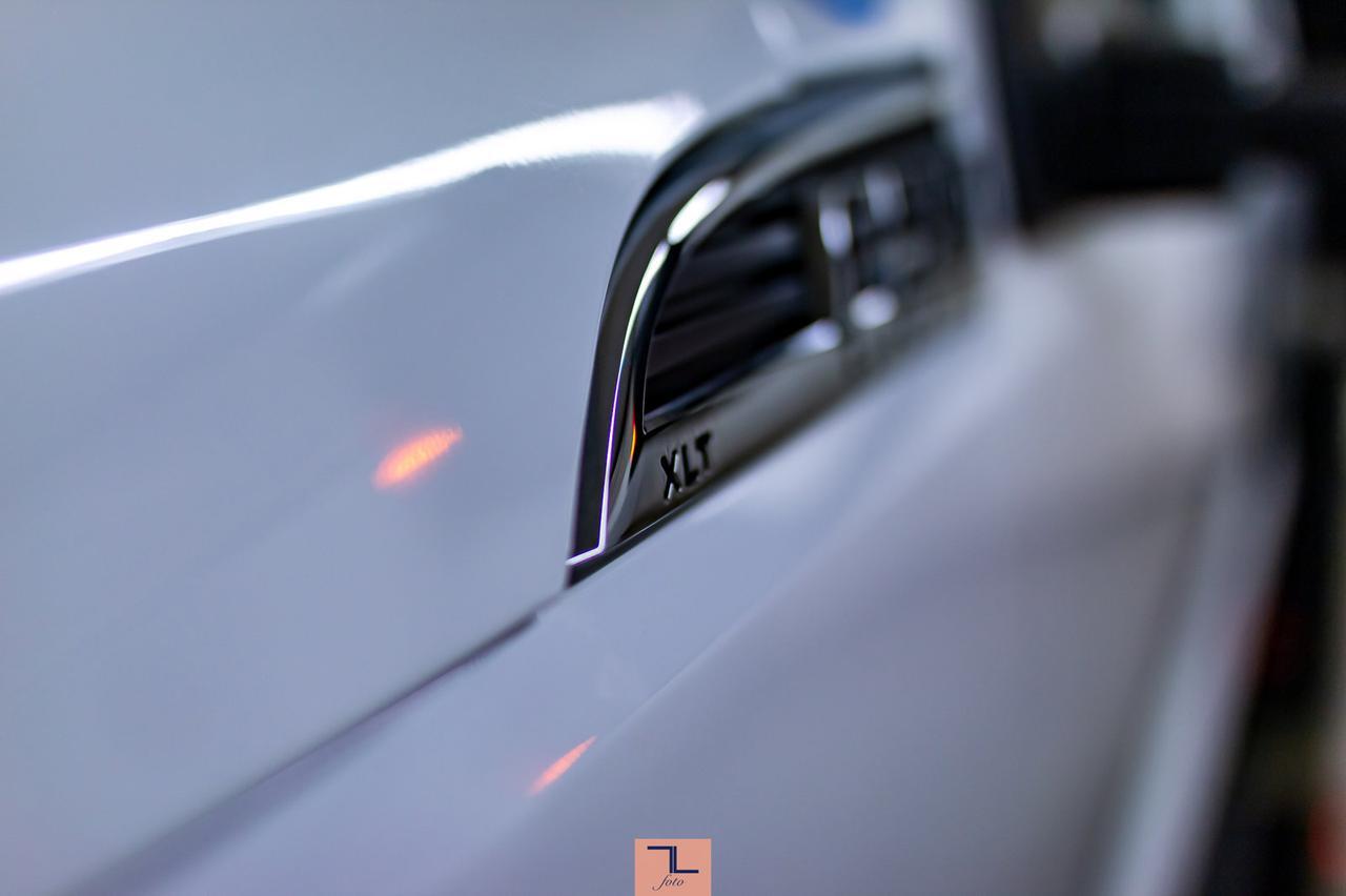 2014 Ford F-350 4x4 Crew Cab XLT Deck Red Deer AB