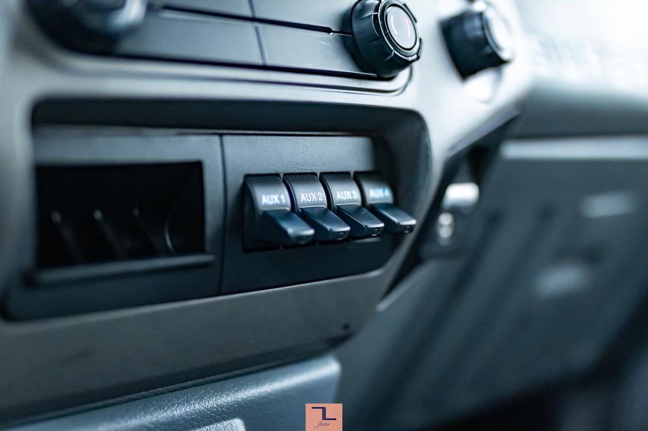 2014 Ford F-350 4x4 Crew Cab XLT Deck Red Deer AB