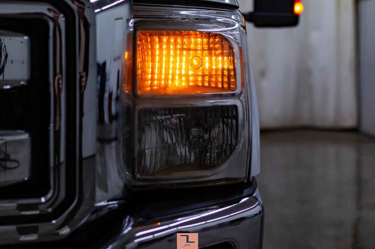 2014 Ford F-350 4x4 Crew Cab XLT Deck Red Deer AB