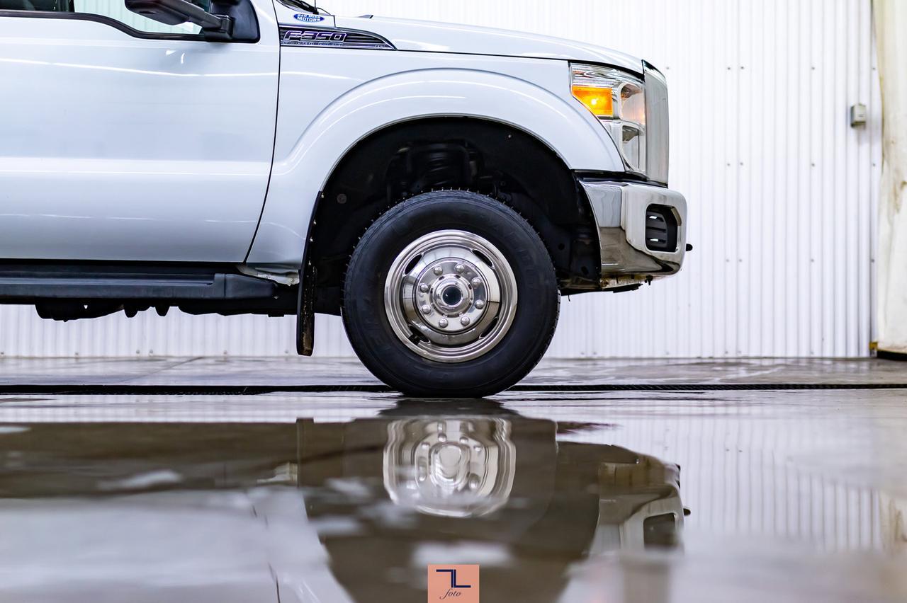 2014 Ford F-350 4x4 Crew Cab XLT Deck Red Deer AB