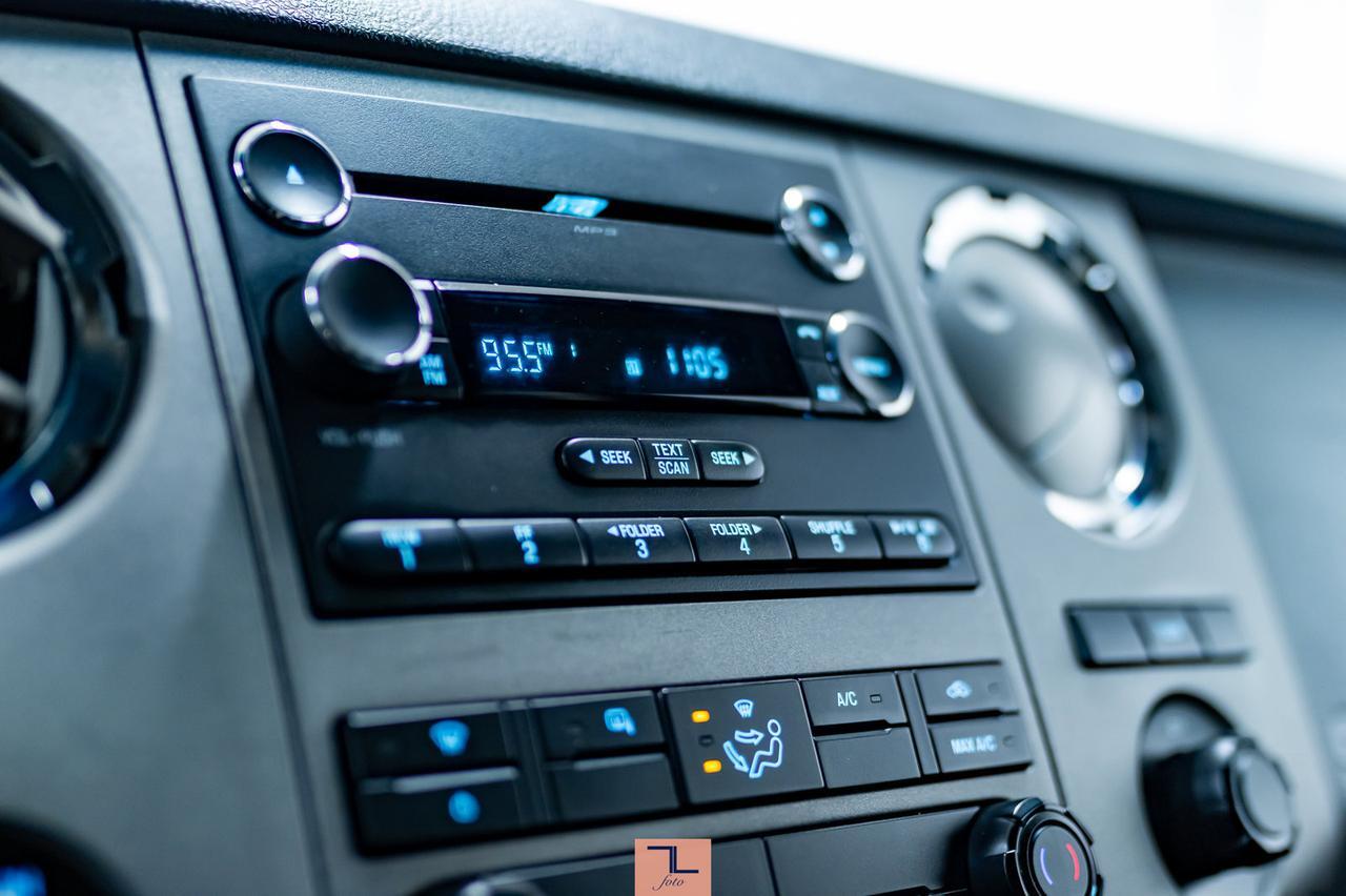 2014 Ford F-350 4x4 Crew Cab XLT Deck Red Deer AB