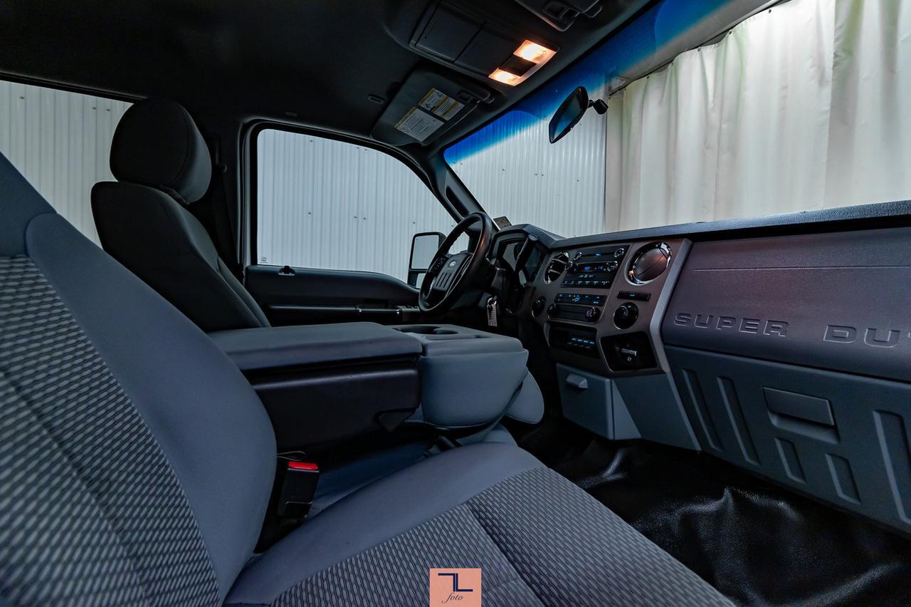 2014 Ford F-350 4x4 Crew Cab XLT Deck Red Deer AB