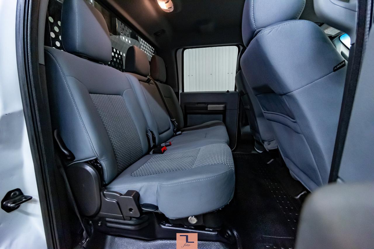 2014 Ford F-350 4x4 Crew Cab XLT Deck Red Deer AB