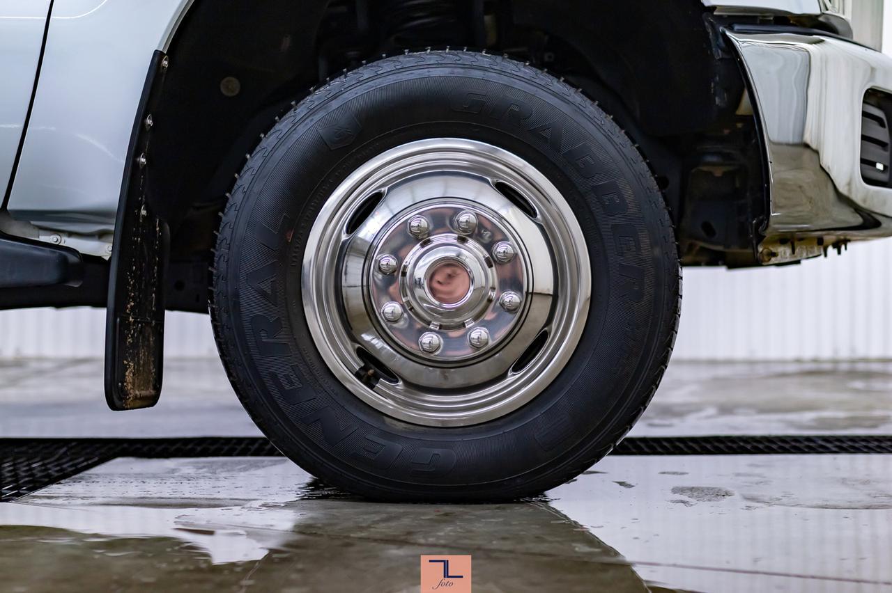 2014 Ford F-350 4x4 Crew Cab XLT Deck Red Deer AB