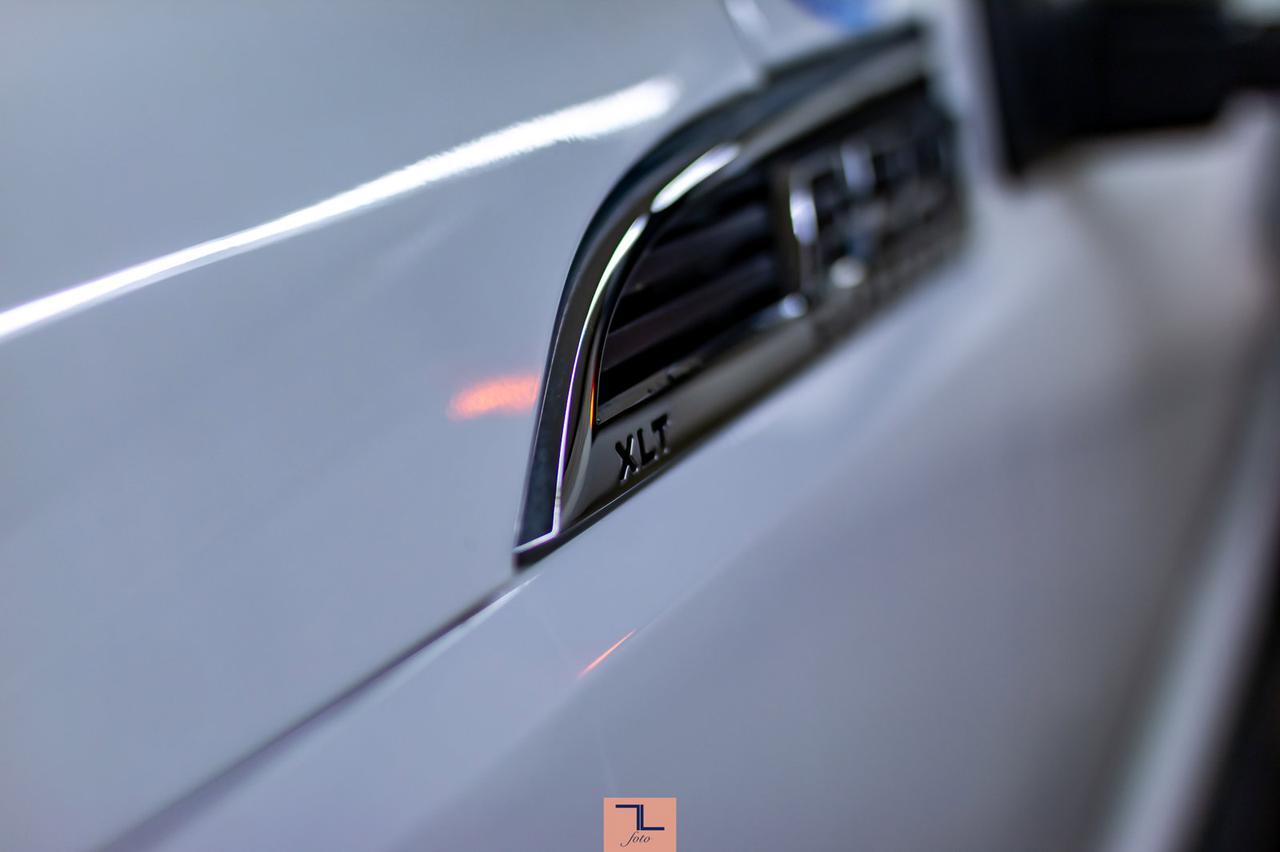 2014 Ford F-350 4x4 Crew Cab XLT Deck Red Deer AB